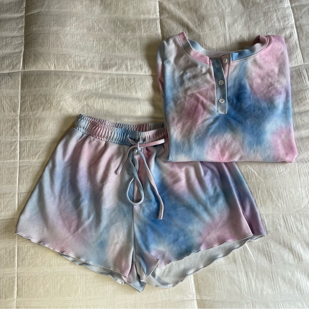 Women’s Pajama Matching Set - Tie Dye Long Sleeve with Shorts